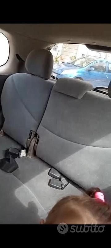 Usata Toyota Yaris 68 CV (50 kW) 2000 Blu Utilitaria