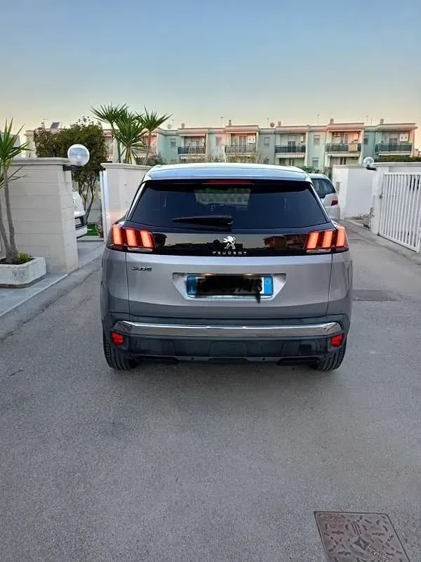 Usata Peugeot 3008 Active 120 CV (88 kW) 2017 Grigio SUV