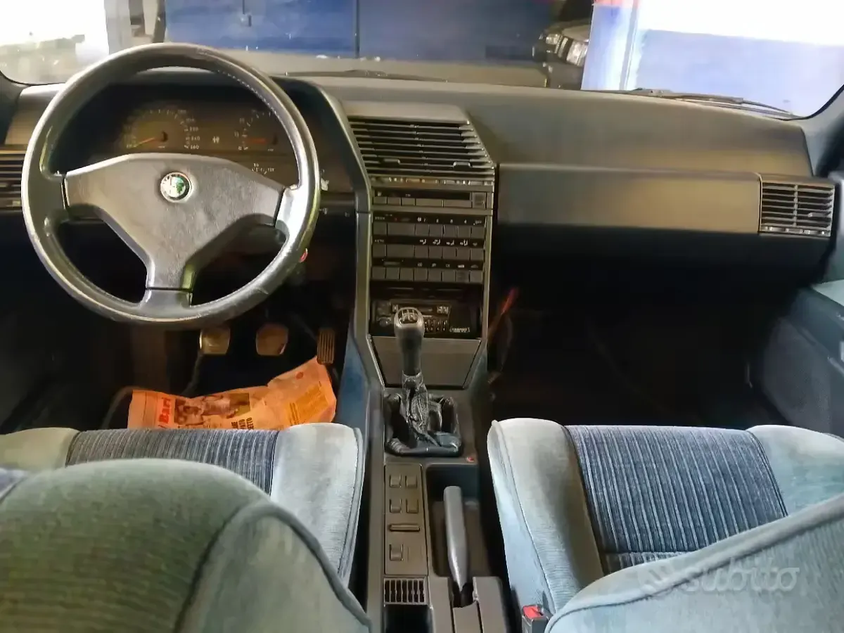 Usata Alfa Romeo 164 207 CV (152 kW) 1991 Grigio Berlina