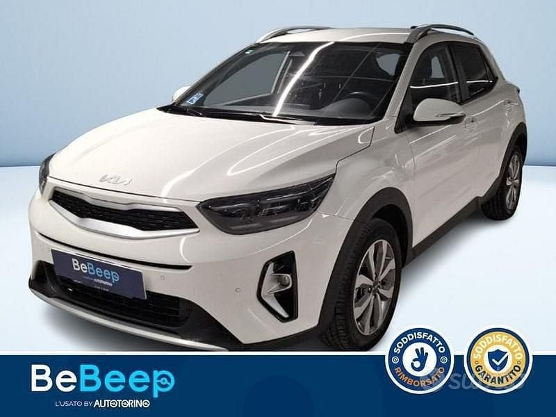 Bianco pastello Usata 2025 Kia Stonic Style SUV | 16.900 € (Buon prezzo) - Immagine 1/3