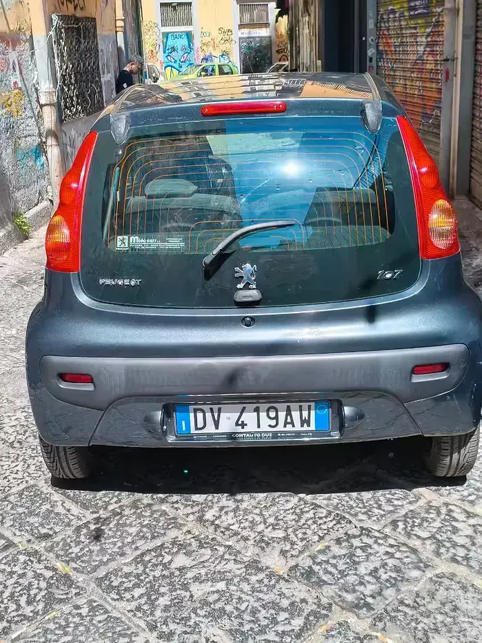 Usata Peugeot 107 68 CV (50 kW) 2009 Utilitaria