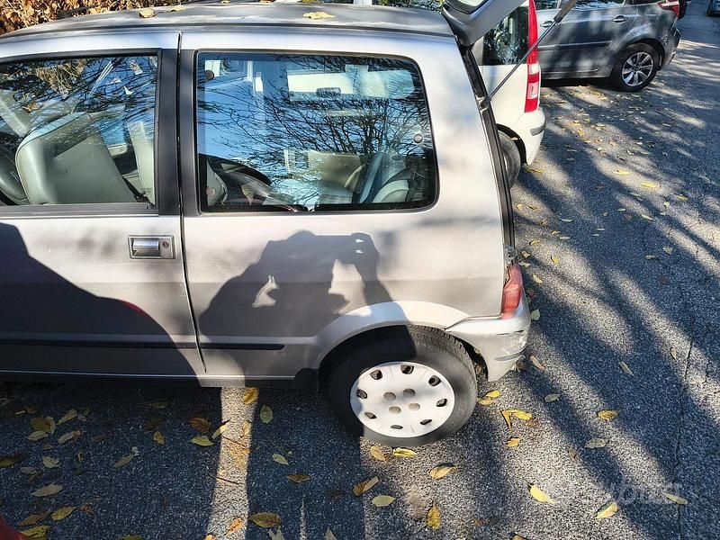 Grigio Usata 1998 Fiat Cinquecento Due volumi | 1500 € - Immagine 1/4