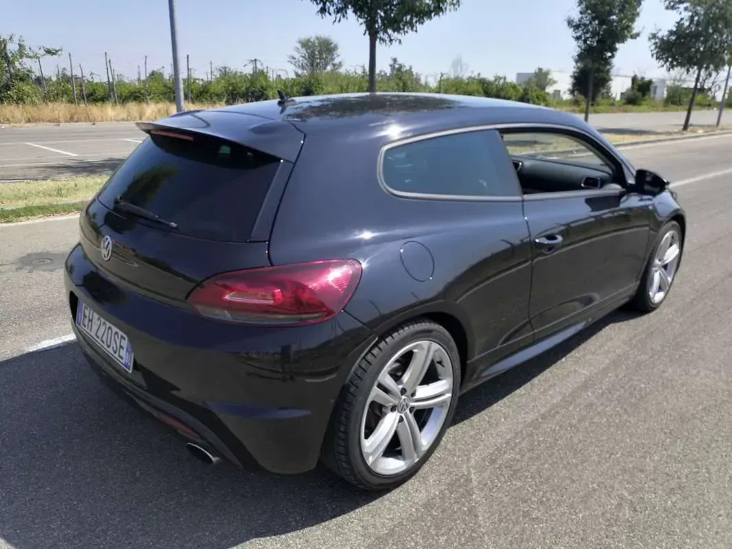 Usata VW Scirocco R-line 140 CV (102 kW) 2011 Nero Coupé
