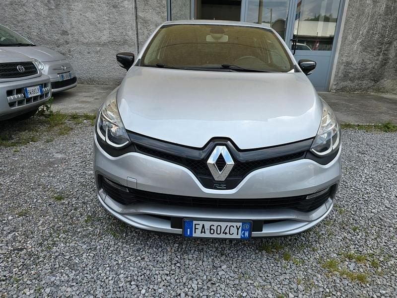 Usata Renault Clio IV 200 CV (147 kW) 2015 Argento Berlina