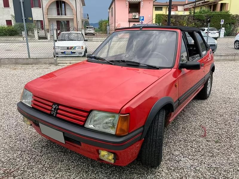 Usata Peugeot 205 112 CV (82 kW) 1988 Rosso Cabrio