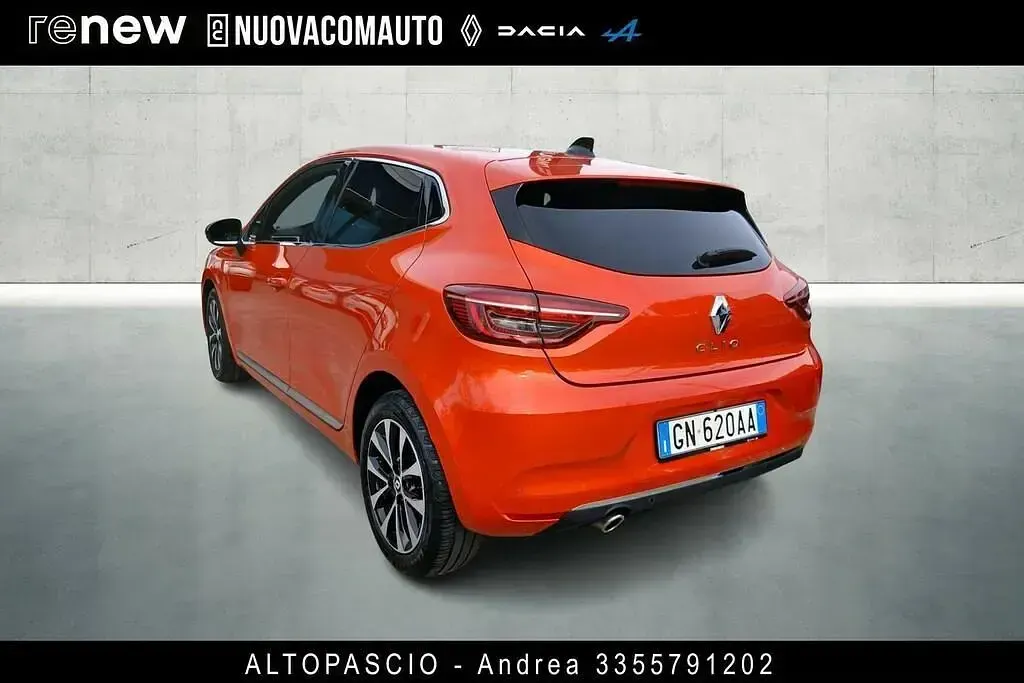 Usata Renault Clio V Intens 91 CV (66 kW) 2023 Arancione Berlina
