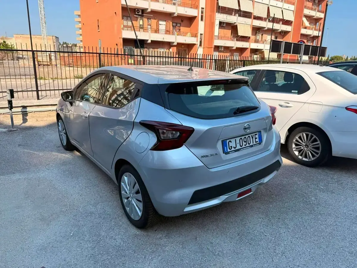 Usata Nissan Micra Acenta 92 CV (67 kW) 2022 Argento Utilitaria