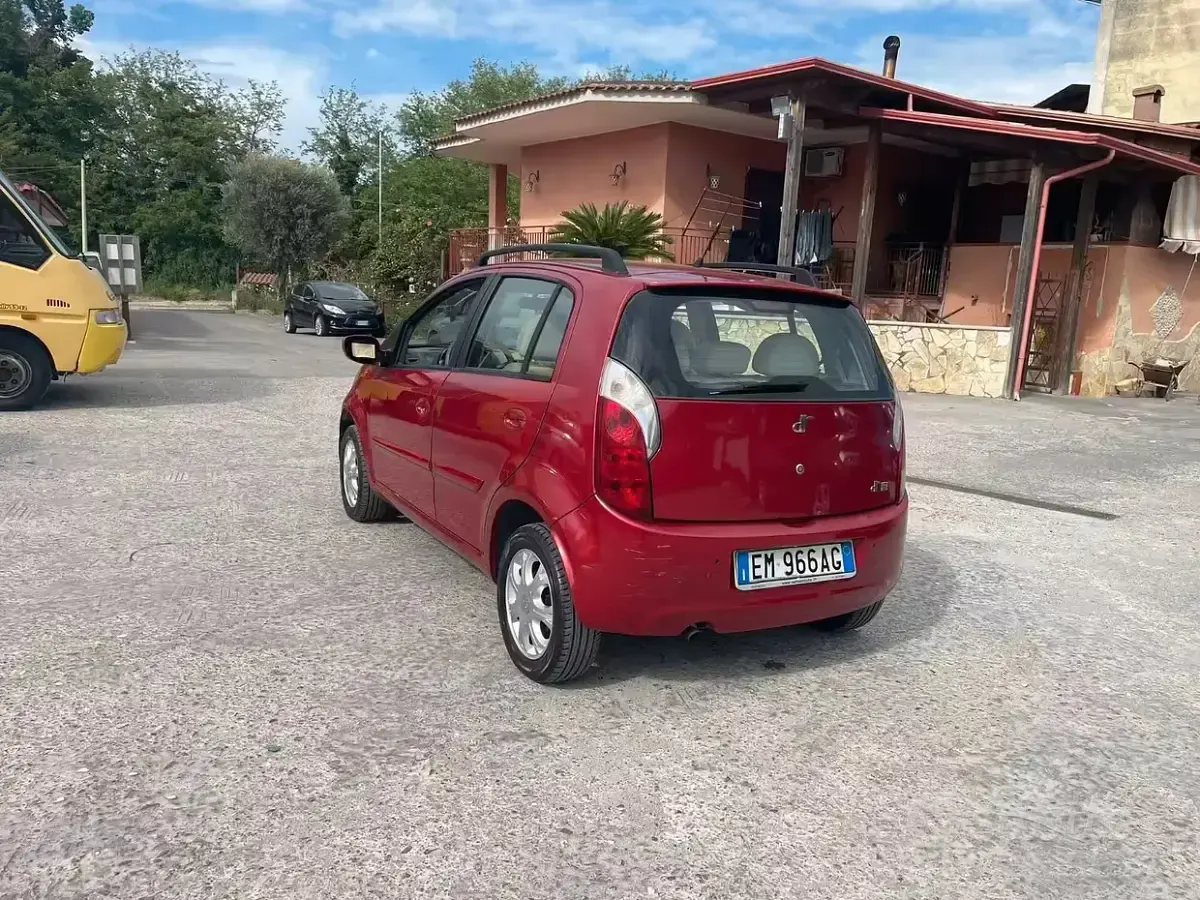 Usata DR DR1 83 CV (61 kW) 2012 Rosso Utilitaria