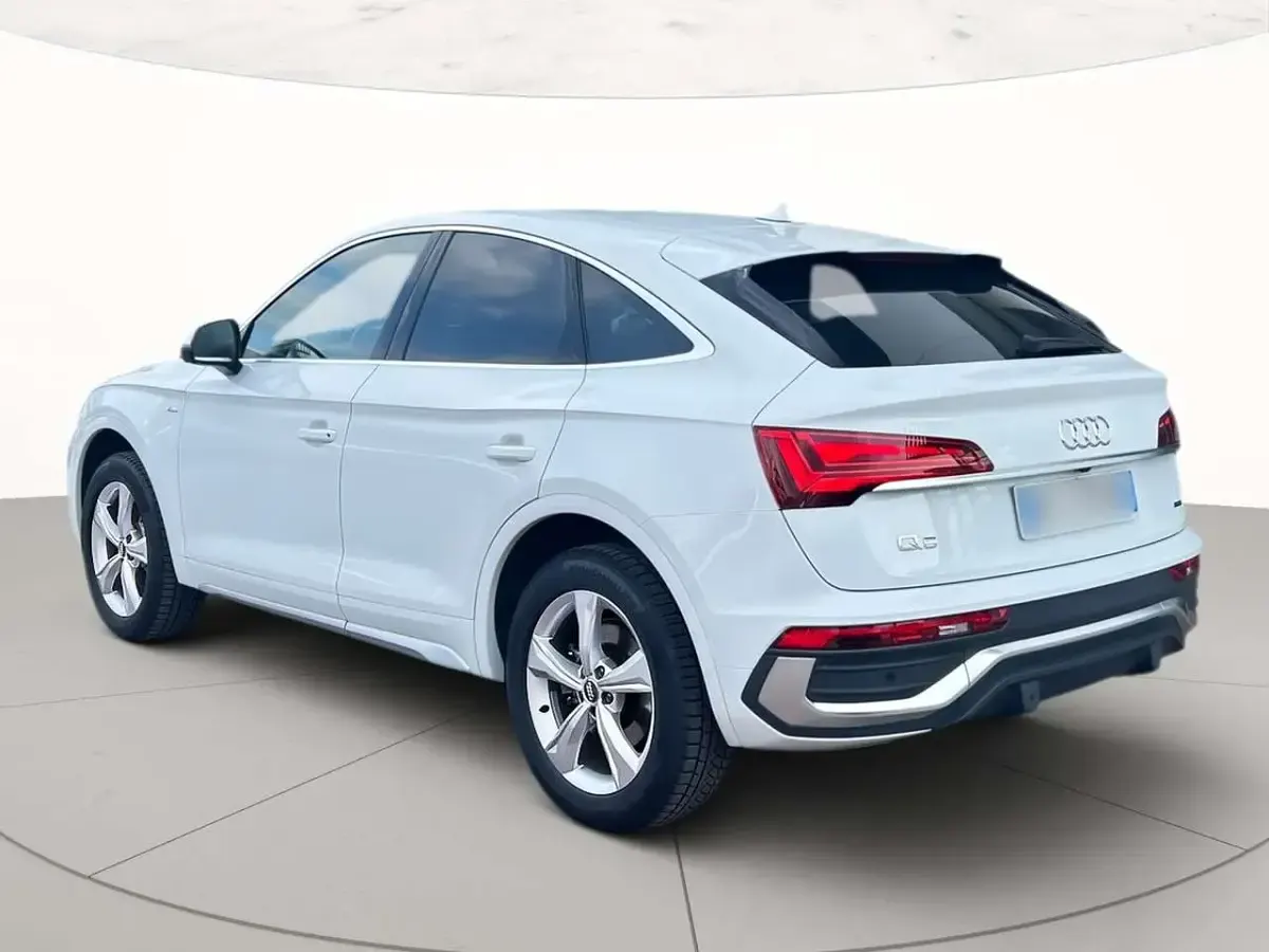 Usata Audi Q5 Sportback S-line plus 204 CV (150 kW) 2022 Bianco ghiacciaio metallizzato SUV