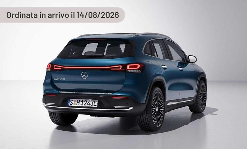 Nuova Mercedes EQA350 AMG Line Premium 130 kW (177 CV) 2025 Argento SUV