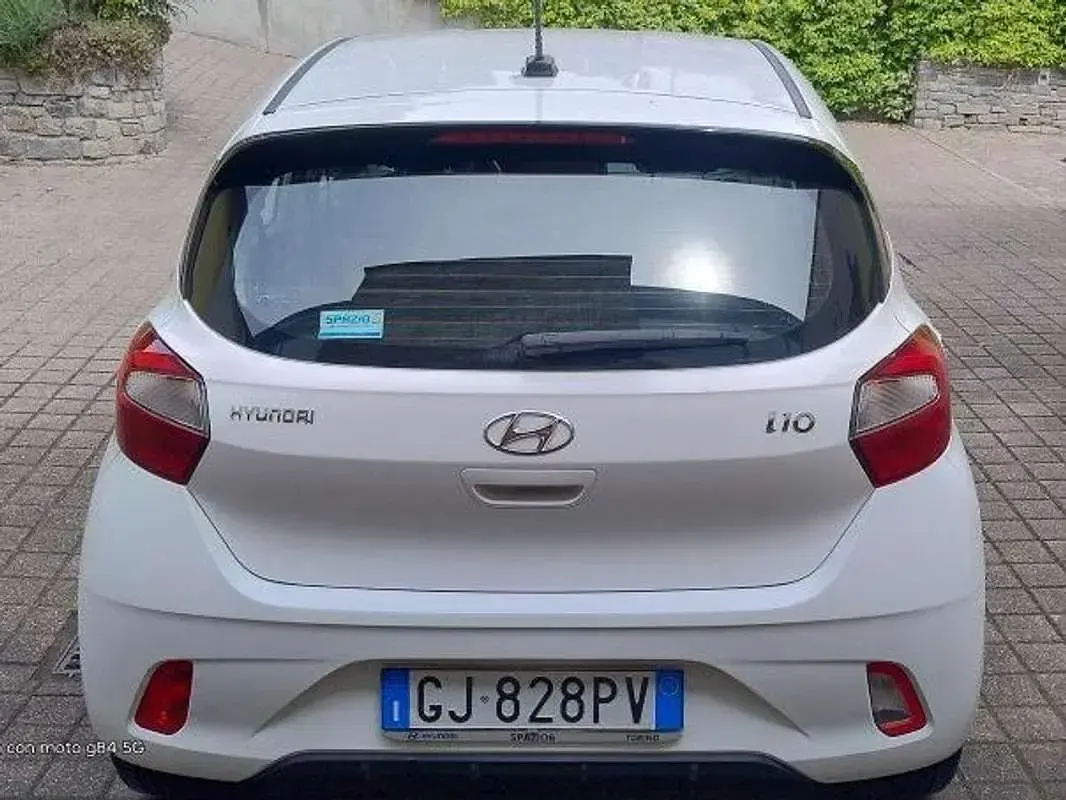 Usata Hyundai i10 67 CV (49 kW) 2022 Bianco Utilitaria