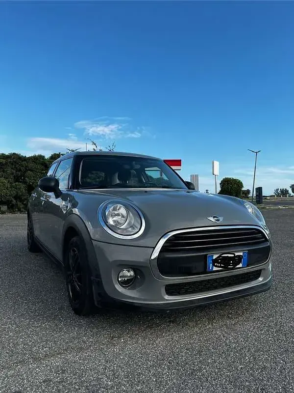 Usata Mini ONE 102 CV (75 kW) 2017 Utilitaria