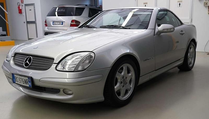 Usata Mercedes SLK230 197 CV (144 kW) 2001 Argento Cabrio