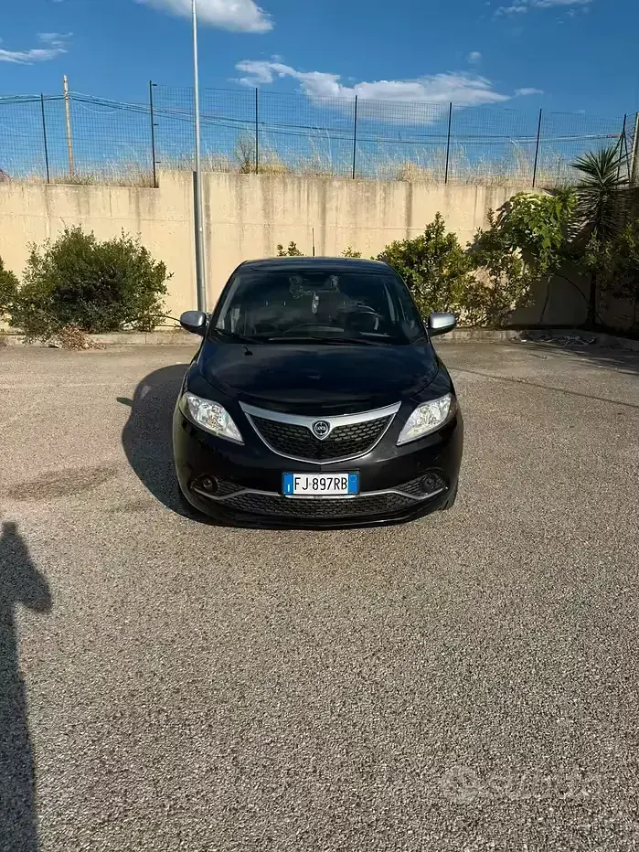 Usata Lancia Ypsilon S 95 CV (69 kW) 2017 Nero Utilitaria