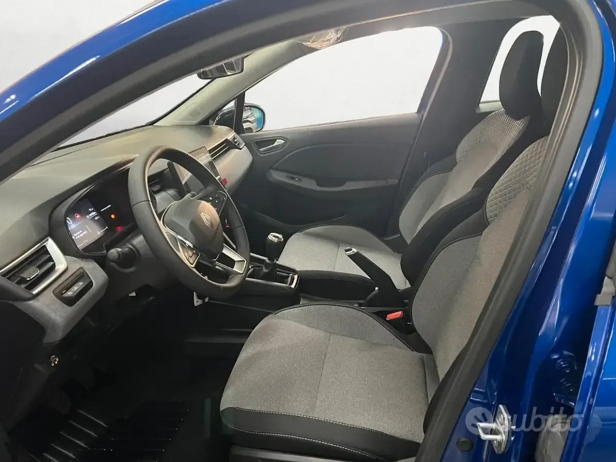 Nuova Renault Clio Evolution 101 CV (74 kW) 2026 Bluazzurro Utilitaria