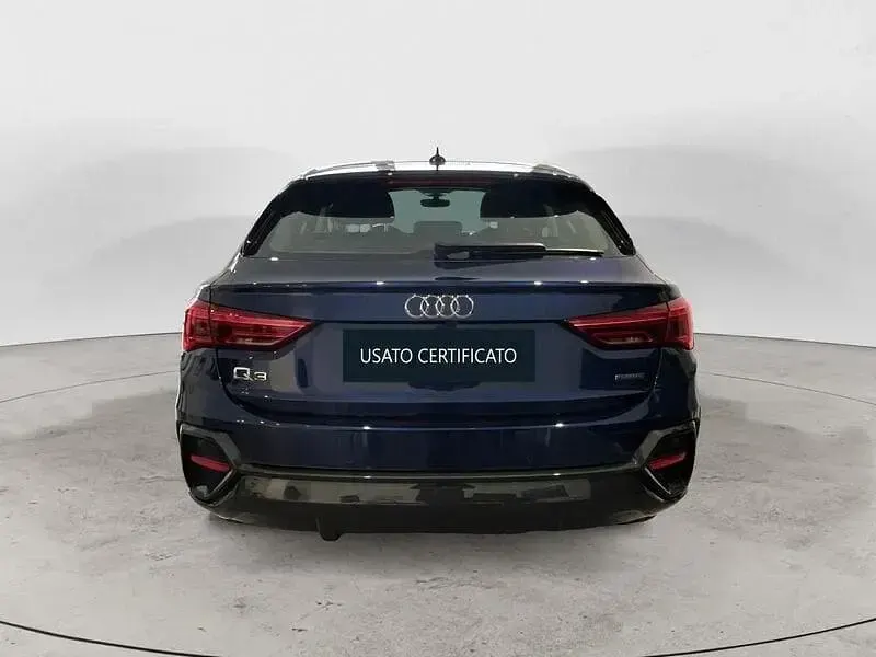 Begagnad Audi Q3 Sportback Business Plus 190 HK (139 kW) 2021 Blå SUV