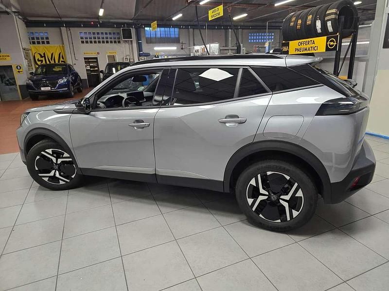 Usata Peugeot 2008 Allure 101 CV (74 kW) 2024 Grigio SUV
