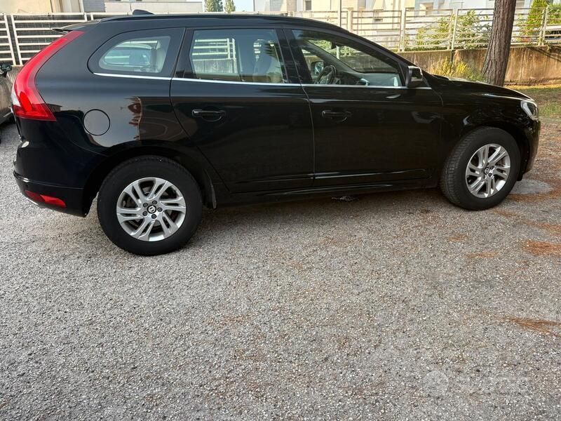 Usata Volvo XC60 220 CV (161 kW) 2016 Nero SUV