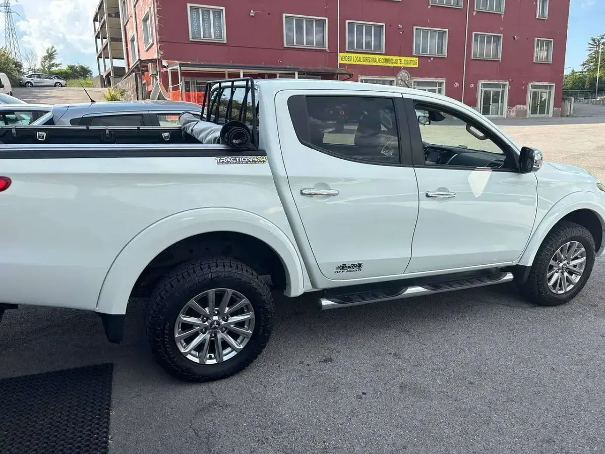 Usata Mitsubishi L200 Intense 154 CV (113 kW) 2016 Other Pick-up