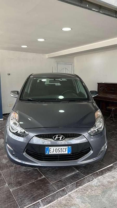 Usata Hyundai ix20 Comfort 77 CV (56 kW) 2011 Grigio Utilitaria