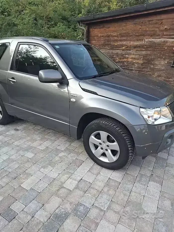 Usata Suzuki Vitara 129 CV (94 kW) 2006 Grigio SUV
