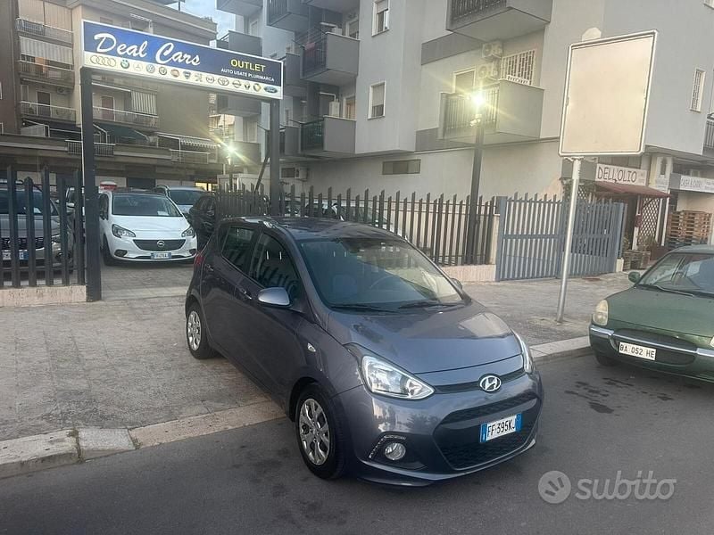 Używany Hyundai i10 Edition 69 KM (50 kW) 2016 Niebieski Hatchback