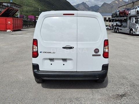 Usata Fiat Doblò 56 kW (77 CV) 2023 Bianco Monovolume