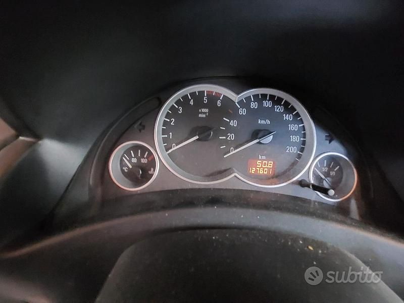 Usado Opel Corsa 58 HP (42 kW) 2006 Citadino