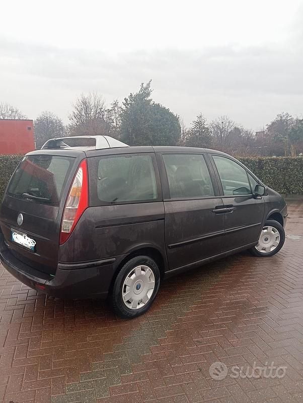 Usata Fiat Ulysse 128 CV (94 kW) 2005 Monovolume