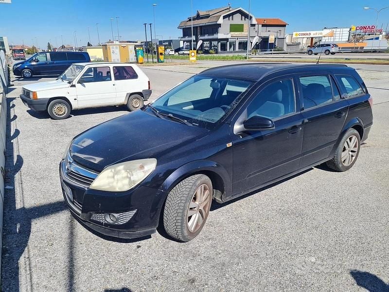 Usata Opel Astra 82 CV (60 kW) 2009 Nero Station wagon