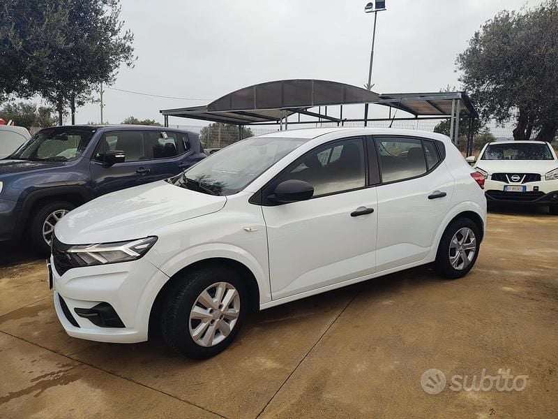 Usata Dacia Sandero Essentiel 91 CV (66 kW) 2021 Bianco Berlina