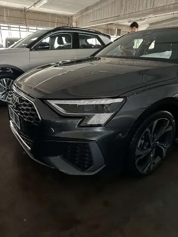 Usata Audi A3 S-Line 116 CV (85 kW) 2023 Grigio Berlina