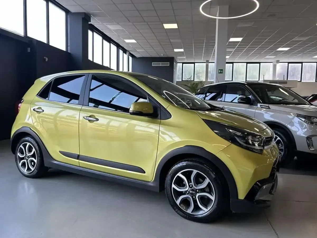 Usata Kia Picanto X-Line 67 CV (49 kW) 2021 Verde Utilitaria