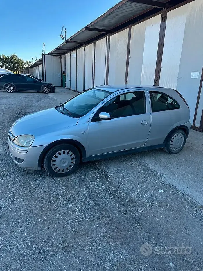 Usata Opel Corsa Sport 75 CV (55 kW) 2003 Grigio Utilitaria