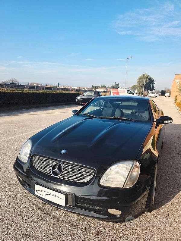 Usata Mercedes SLK200 191 CV (140 kW) 1999 Nero Cabrio