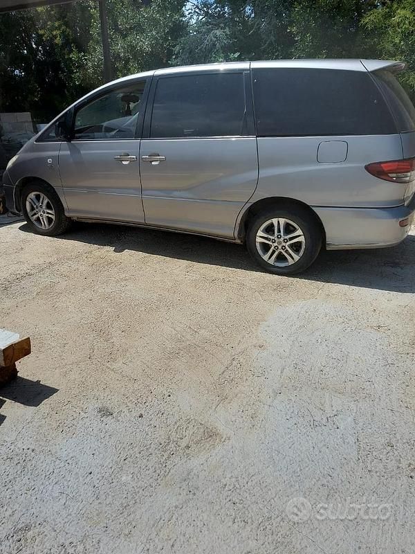 Usata Toyota Previa 116 CV (85 kW) 2006 Grigio Monovolume