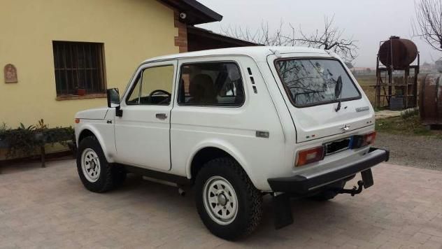 90 lada niva