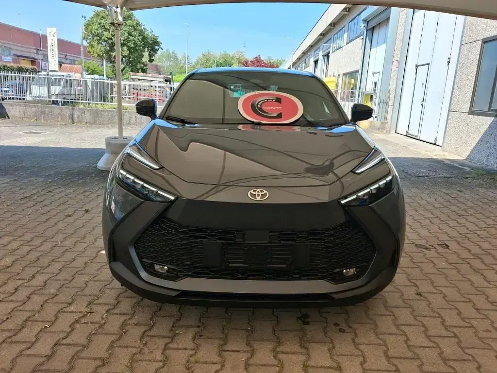 Nuova Toyota C-HR Trend 98 CV (72 kW) 2026 Metallizzato  grigio scuro SUV