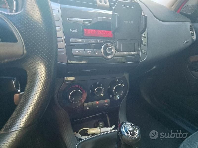Usata Fiat Bravo 120 CV (88 kW) 2007 Rosso Utilitaria