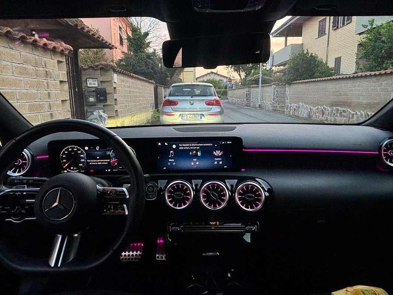 Usata Mercedes 180 AMG line 101 CV (74 kW) 2024 Nero Berlina