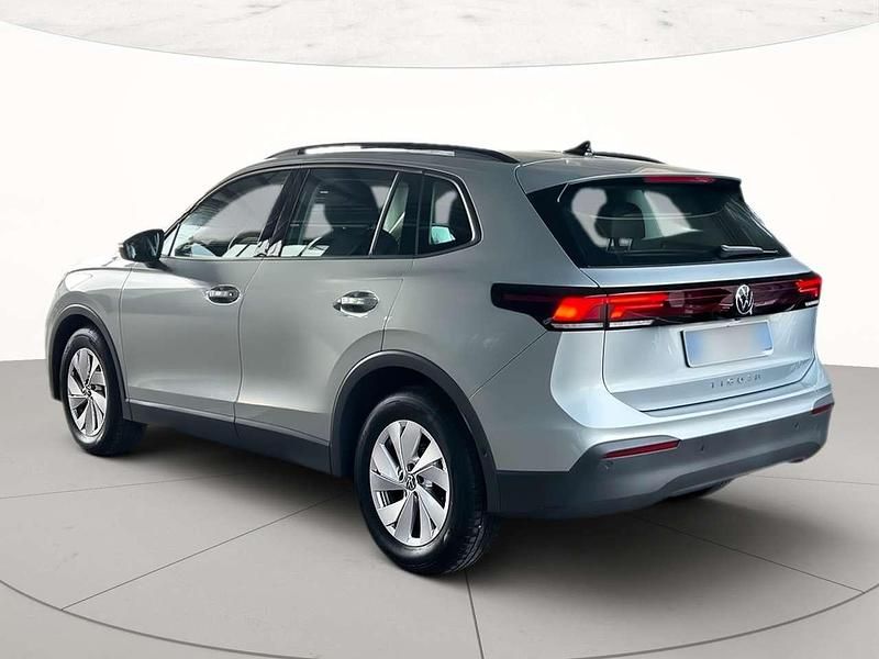 Usata VW Tiguan R-line Plus 150 CV (110 kW) 2025 Dolomite silver metallizzato SUV