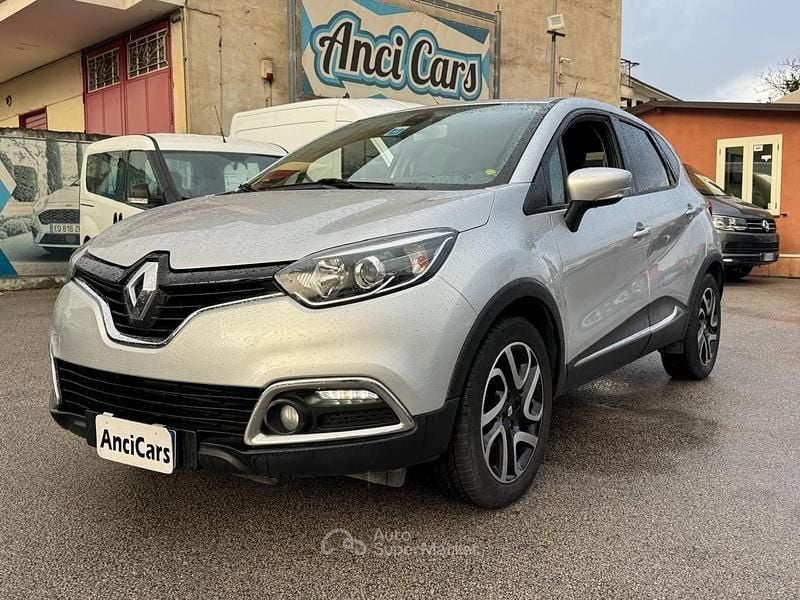 Usata Renault Captur 90 CV (66 kW) 2013 Argento SUV