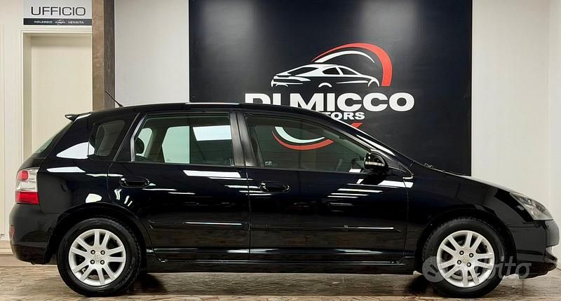 Usata Honda Civic ES 101 CV (74 kW) 2004 Nero Berlina