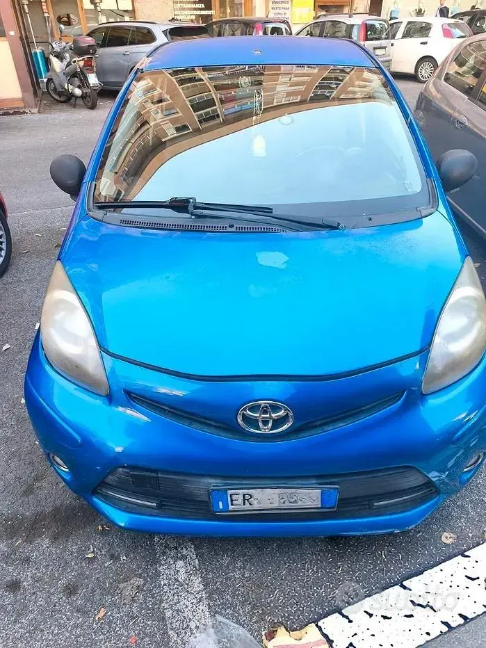 Usata Toyota Aygo 68 CV (50 kW) 2013 Bluazzurro Utilitaria