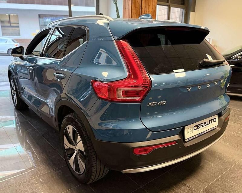 Usata Volvo XC40 Core 179 CV (131 kW) 2023 Fjord blue SUV