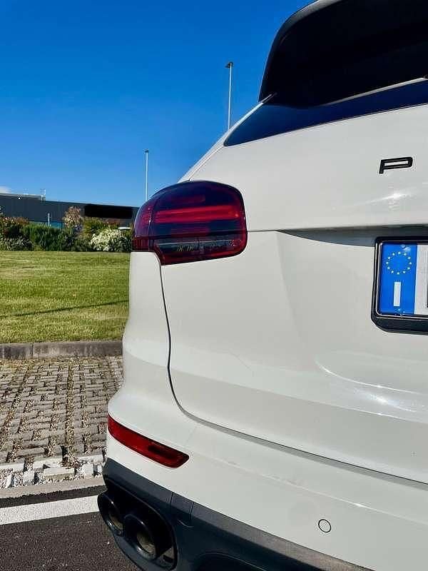 Usata Porsche Cayenne 245 CV (180 kW) 2016 Bianco SUV
