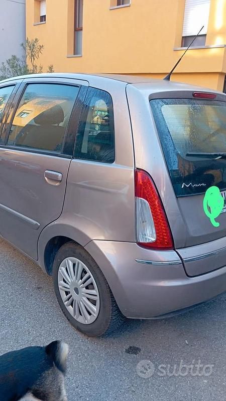 Usata Lancia Musa 95 CV (69 kW) 2009 Monovolume