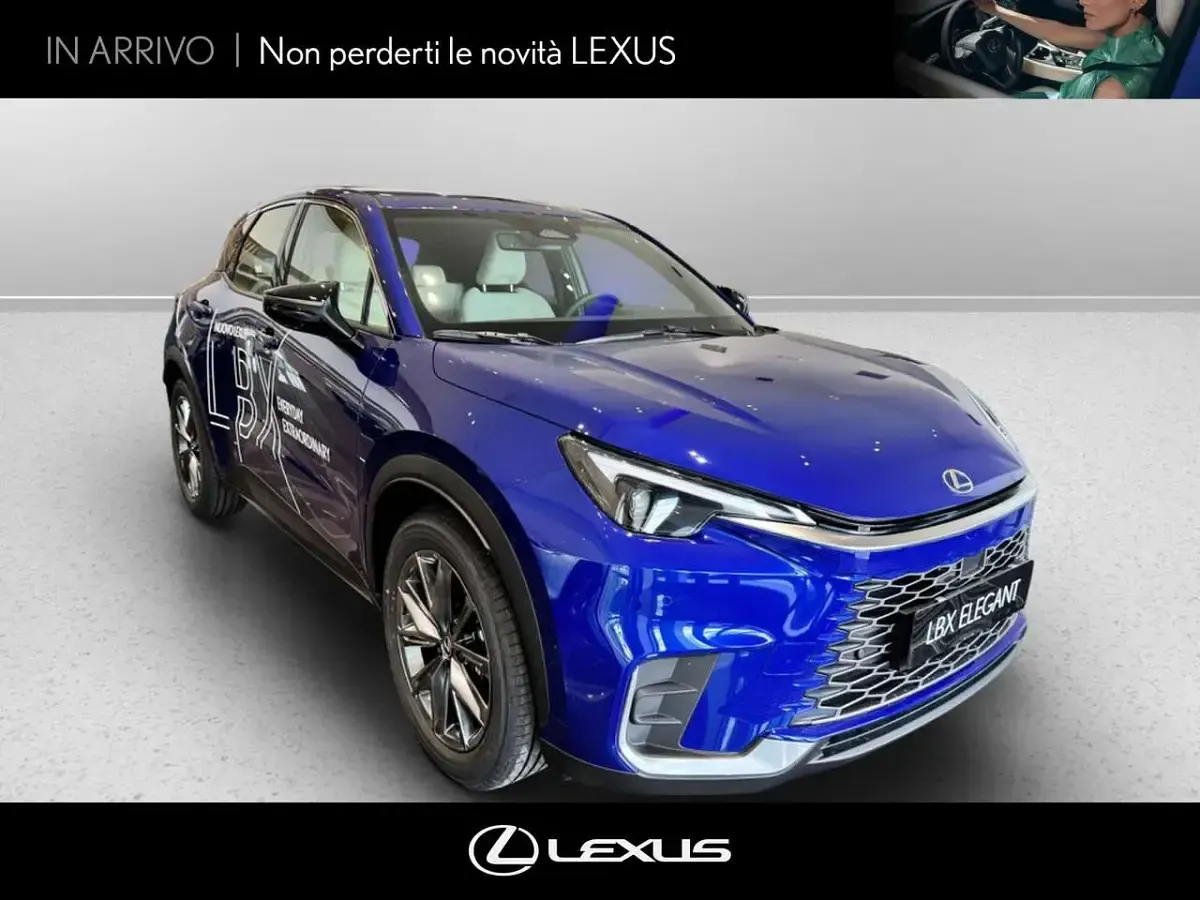 Nuova Lexus LBX 136 CV (100 kW) 2025 Nero SUV