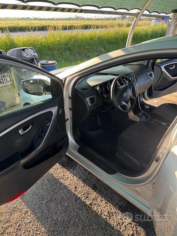 Gebraucht Hyundai i30 Comfort 116 PS (85 kW) 2012 Grau Limousine
