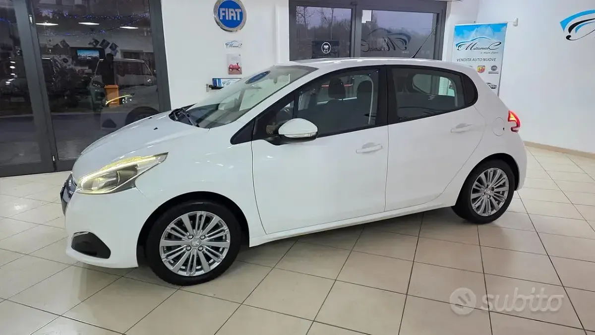Usata Peugeot 208 Allure 75 CV (55 kW) 2017 Bianco Utilitaria